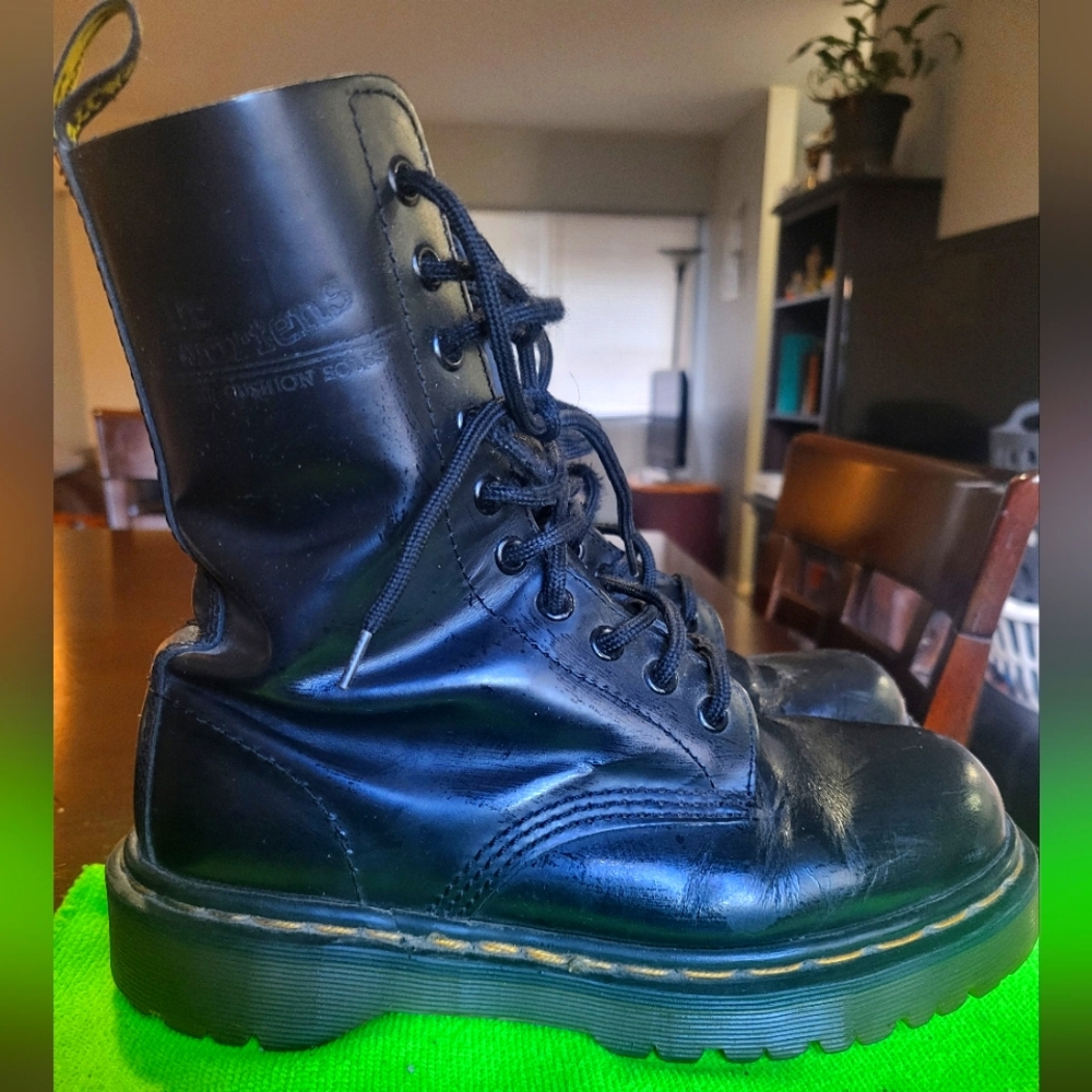 Dr. Martens Size 7.5/8?